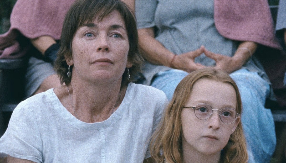 Janet Planet: il film poetico di Annie Baker con Julianne Nicholson e Zoe Ziegler tra nostalgie estive