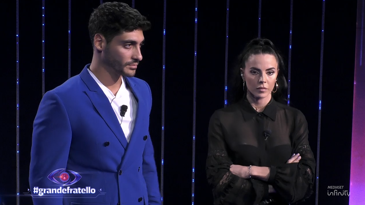 Javier confessa il suo amore per Shaila: un momento emozionante nella Mystery Room