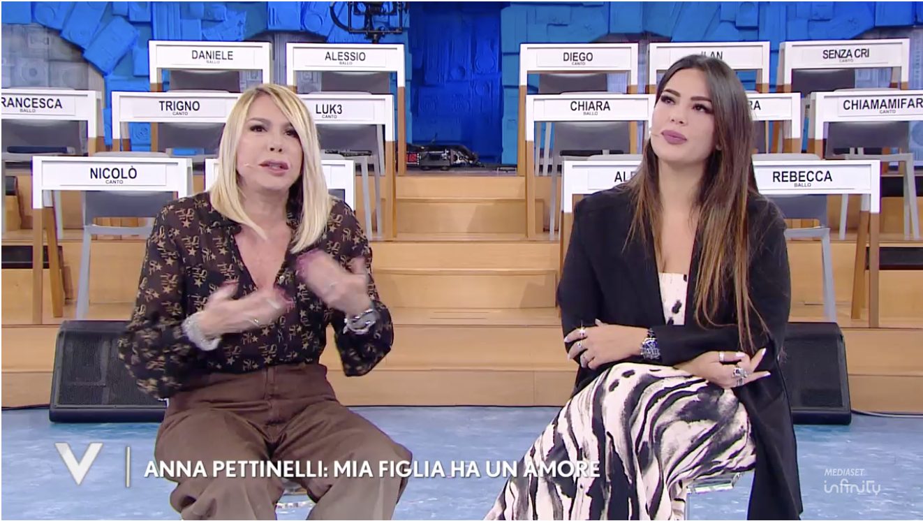 Carolina Russi parla del suo nuovo amore a Verissimo: “Ho trovato una persona carina”