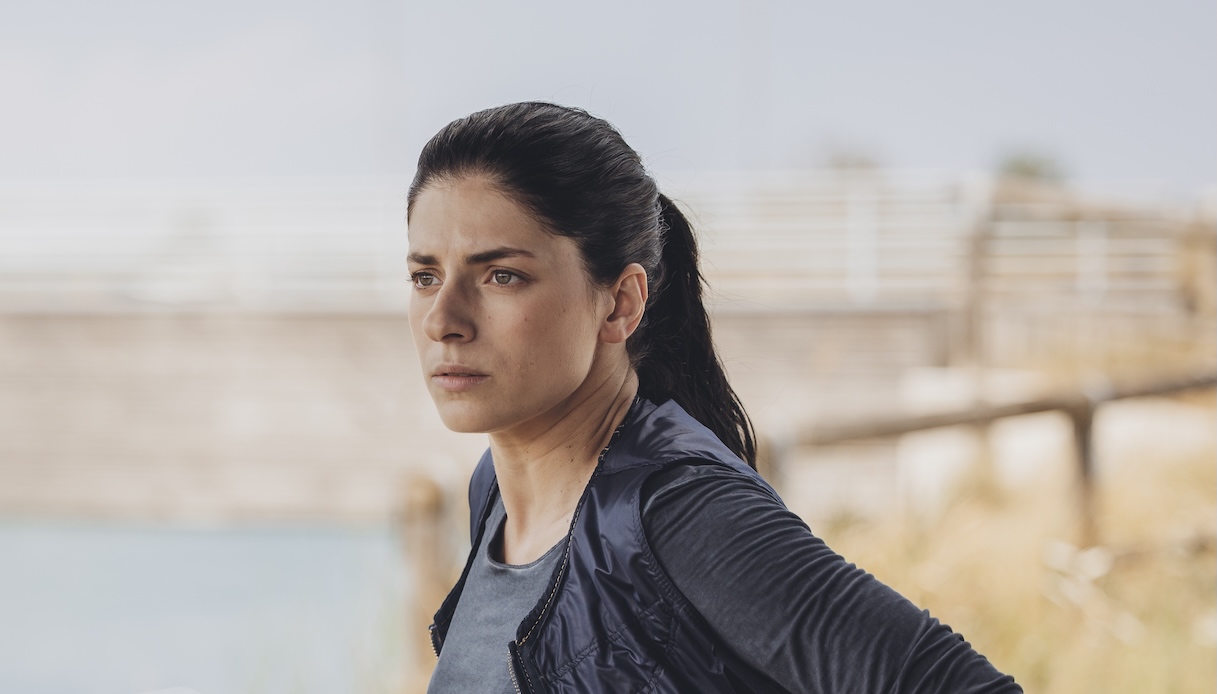 “Rosa Elettrica”: una nuova serie thriller italiana da non perdere, in arrivo su Sky e NOW