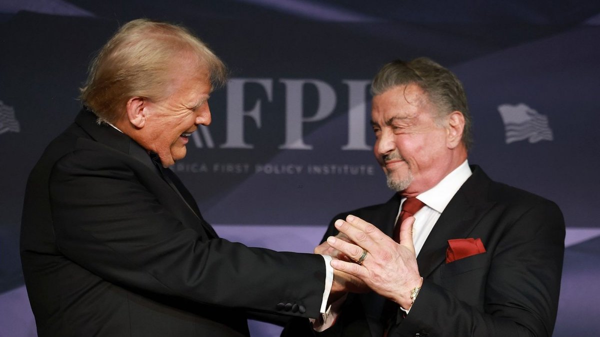 Sylvester Stallone paragona Donald Trump a George Washington in un gala a Palm Beach