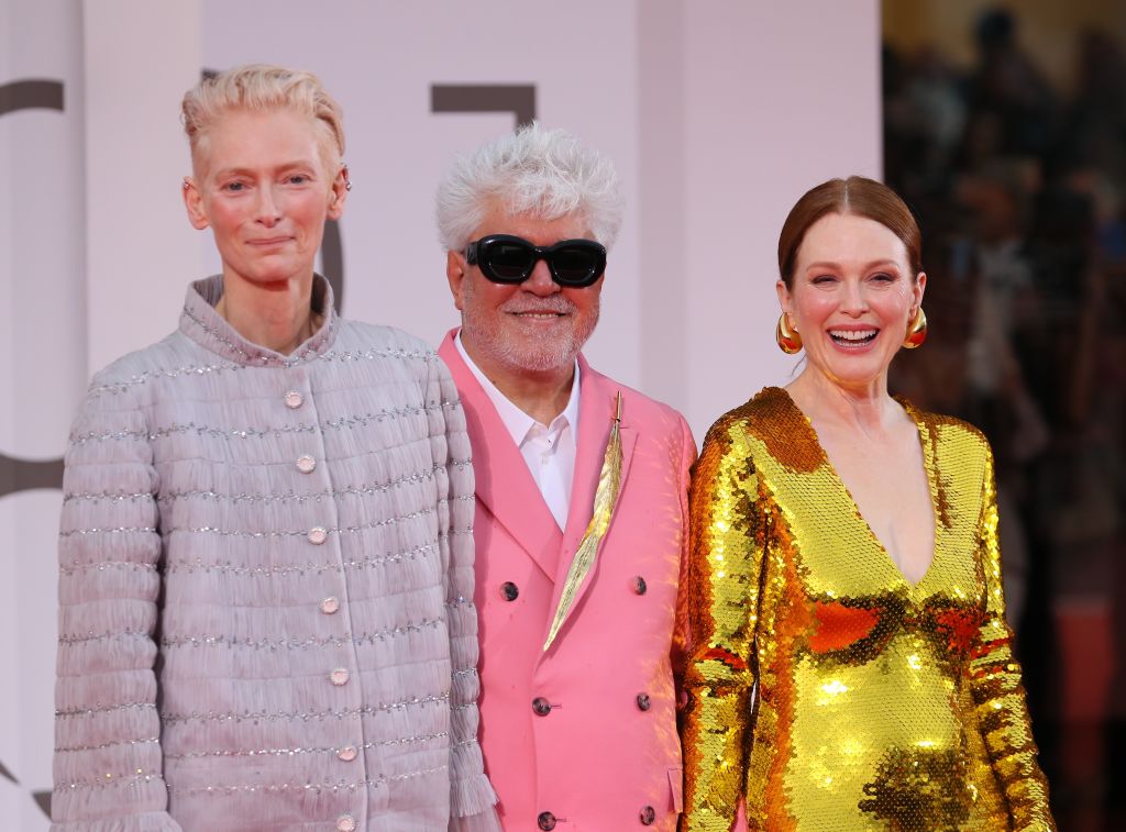 Tilda Swinton parla della sua esperienza in “La stanza accanto” e le sue riflessioni su vita e morte