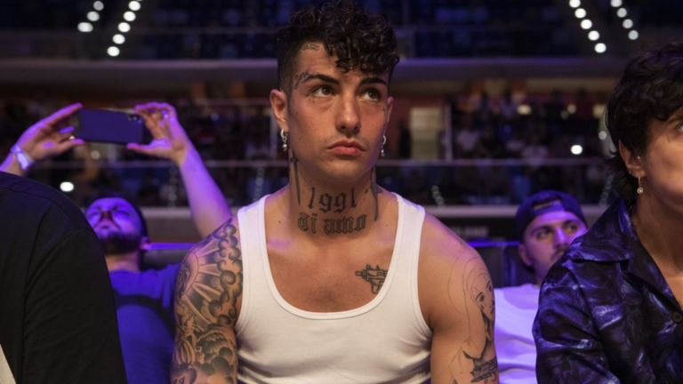 Fedez vs Tony Effe a Sanremo 2025: Carlo Conti svela i retroscena della scelta