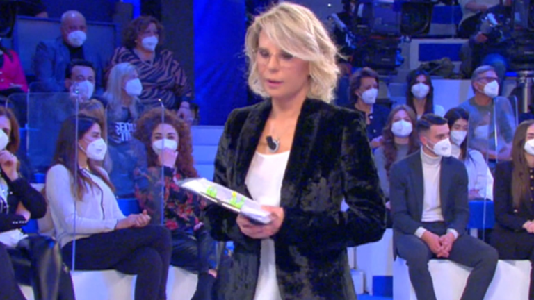 Ora o Mai Più non regge il confronto: Maria De Filippi stravince il sabato sera