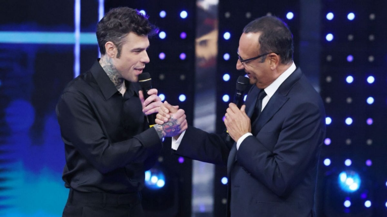 Fedez e Luca Lucci intercettati a Sanremo 2025, Carlo Conti dice: "Sanzioni? Non sono un giudice"