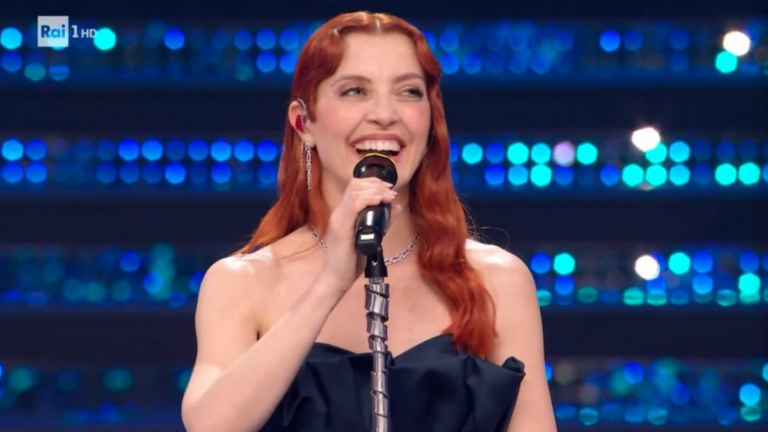 Festival di Sanremo: spettatore interrompe Noemi prima dell'esibizione urlando