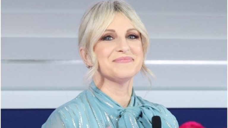 Katia Follesa racconta il retroscena dei preparativi e le sfide in vista di Sanremo 2025