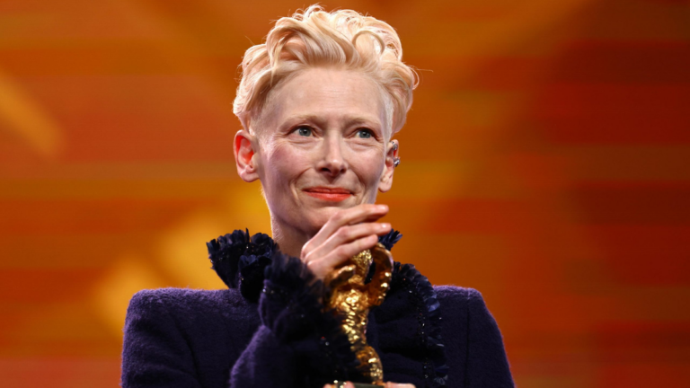 Tilda Swinton a Berlino 2025 denuncia la politica attuale e segnala pratiche disumane