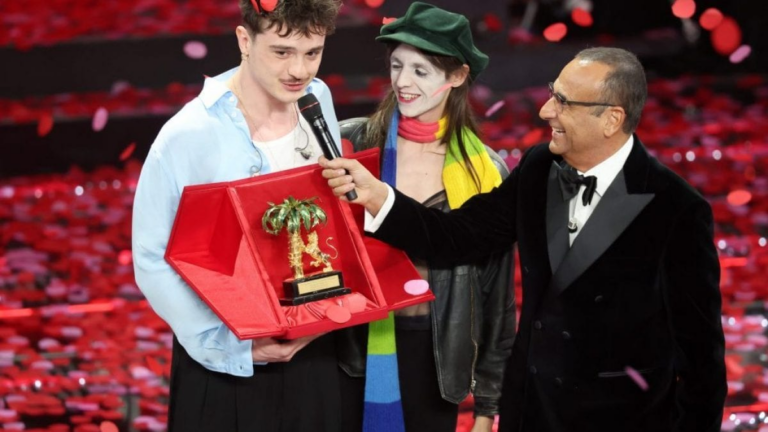 Sanremo 2025, Olly festeggia la vittoria: “Non me l’aspettavo”. Brunori e Lucio Corsi commentano il podio