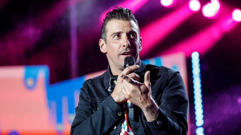 Francesco Gabbani svela le strategie e racconta le emozioni della sua prova a Sanremo 2025