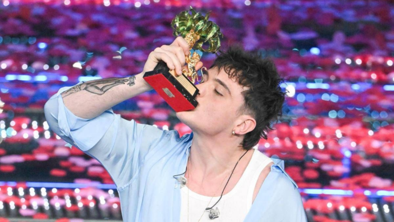 Sanremo 2025, Olly domina le vendite: record di copie per "Balorda nostalgia"