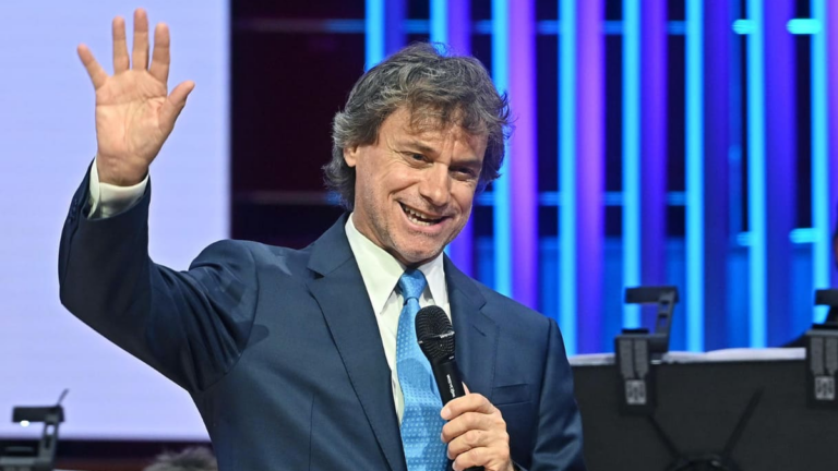 Sanremo 2025: Alberto Angela diventa divulgatore ospite nella finale del Festival canoro