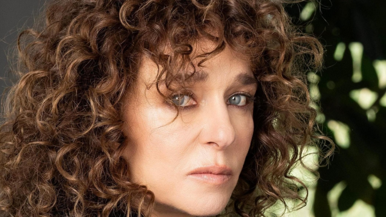 L'arte della gioia: Valeria Golino tra Roma e Cannes in una serie che celebra la libertà creativa