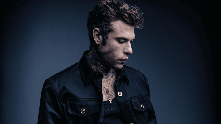 Fedez torna sul palco: un concerto-evento per celebrare la sua rinascita artistica, ecco dove acquistare i biglietti