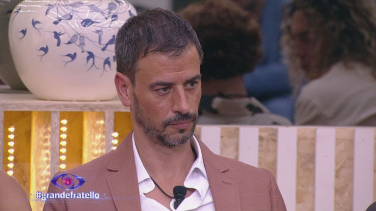 Grande Fratello: La Frase di Lorenzo Spolverato Scatena il Caos, Dubbi sulla Trasparenza del Reality