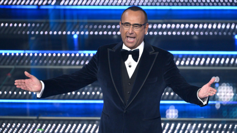 Sanremo 2025 segna il debutto inaspettato di Carlo Conti con ascolti elevati e consolidati