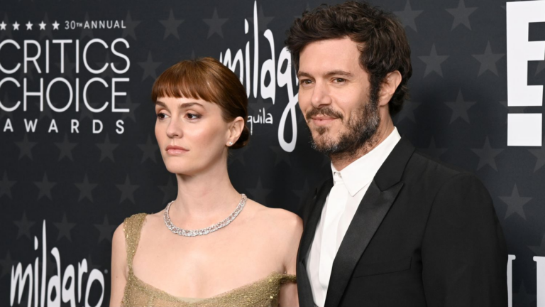 Adam Brody vince il Critic’s Choice Award per Nobody Wants This e omaggia Leighton Meester