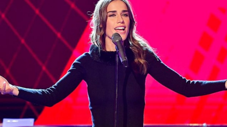 Clara apre il cuore a Sanremo 25 raccontando come la bellezza le provochi profondo dolore