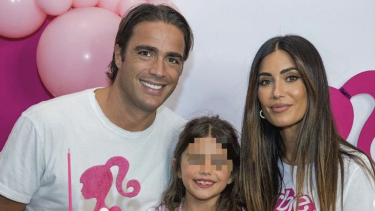 Federica Nargi compie 35 anni con un pink party organizzato con cura dalle figlie in serata